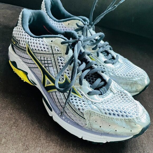 Xlnt Mizuno Wave Rider 15 womens 9.5 medium 40.5 EUR Silver White Yellow Black - Picture 1 of 16
